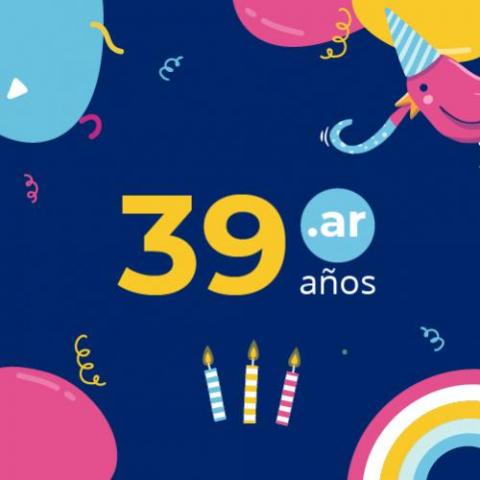 imagen con el número 39, con velitas y globos que dice nic punto ar
